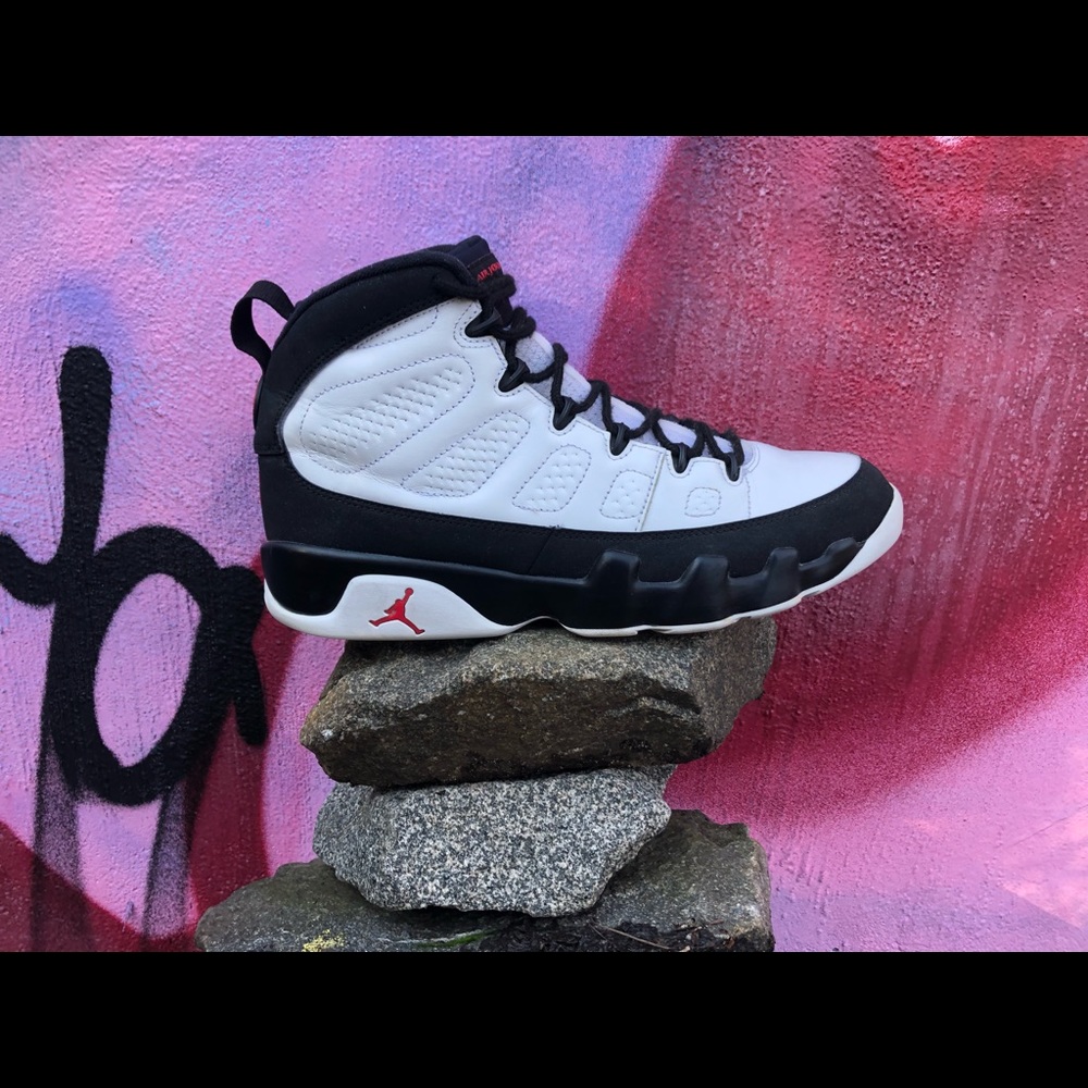 Jordan 9 “Spacejam”